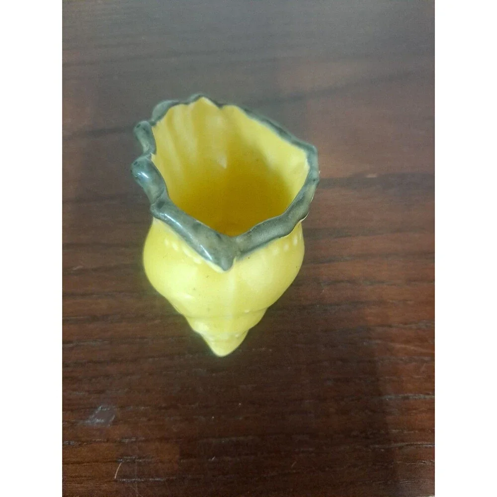 1940s Shell Shape Yellow With Olive Trim On Scalloped Edge Seashell Shape Sugar